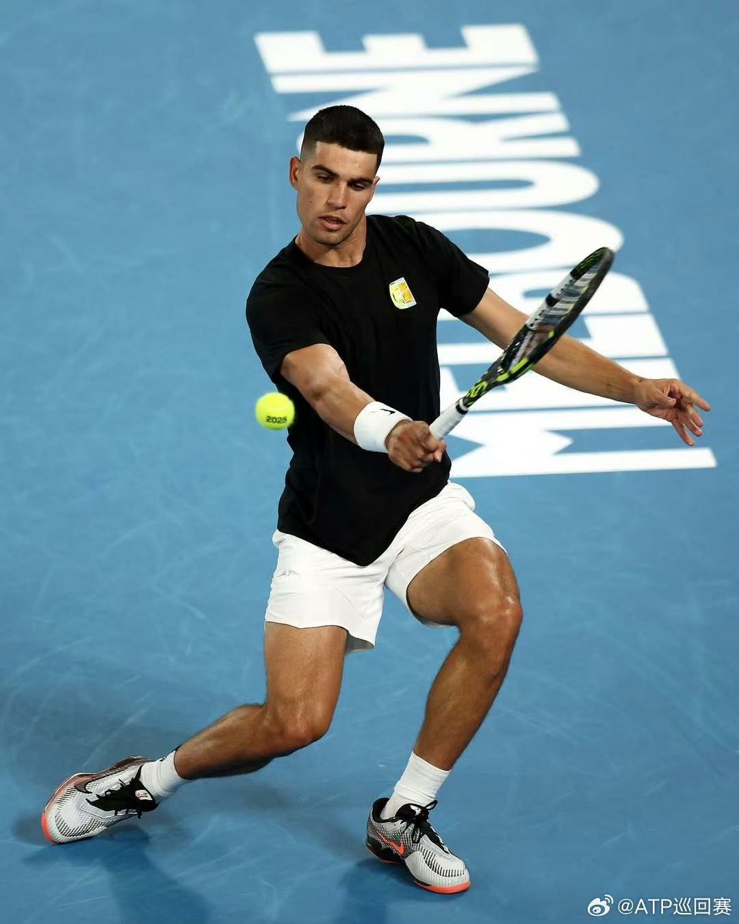 ATP总决赛碾压美网，阿尔卡拉斯惊艳四座