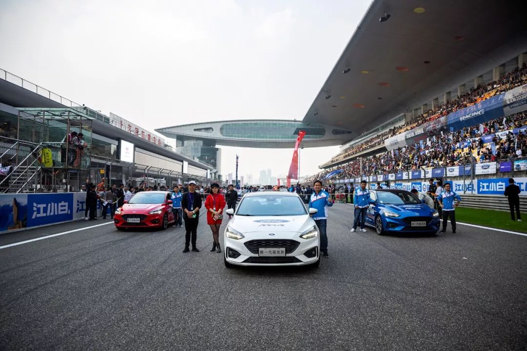 北京队完胜福建队，福克斯点燃赛场