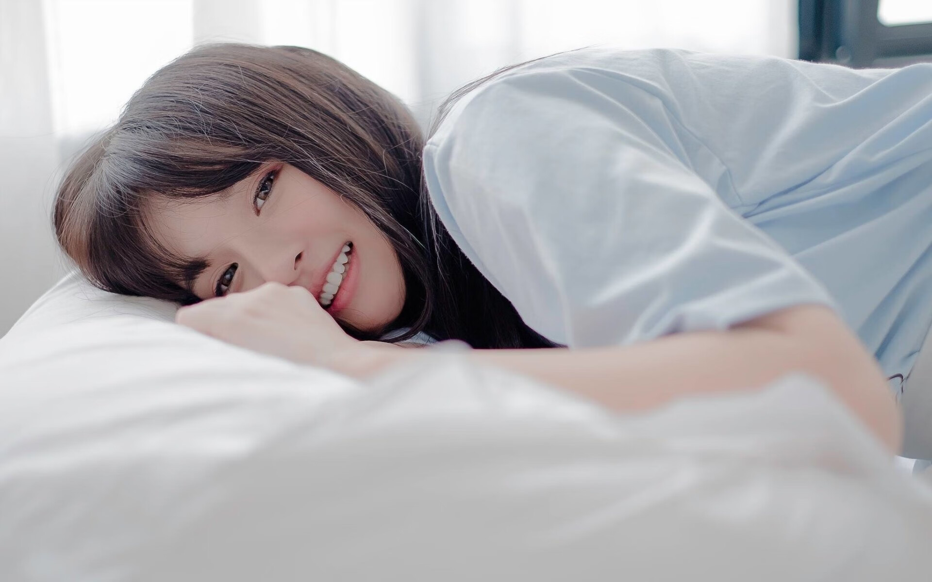 足球的唯一性时刻，莱比锡红牛碾压波兰，范戴克欧冠半决赛接管比赛